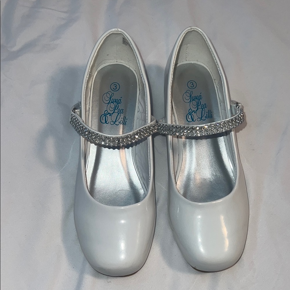 Elegant White girls Shoes with Rhinestone Strap